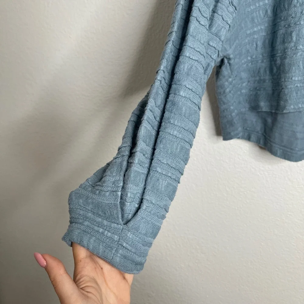 We The Free Free People Blue Textured Cropped Long Sleeve Top XS